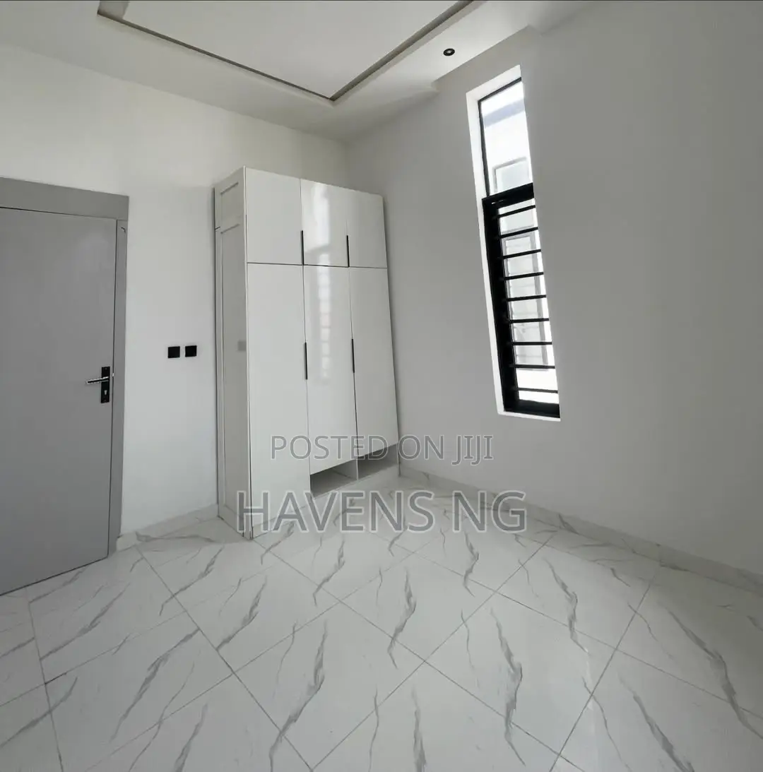 5bdrm Duplex in Ado / Ajah for sale
