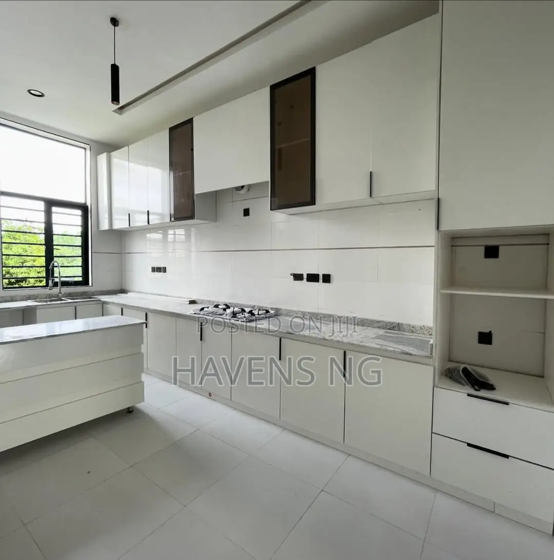 5bdrm Duplex in Ado / Ajah for sale