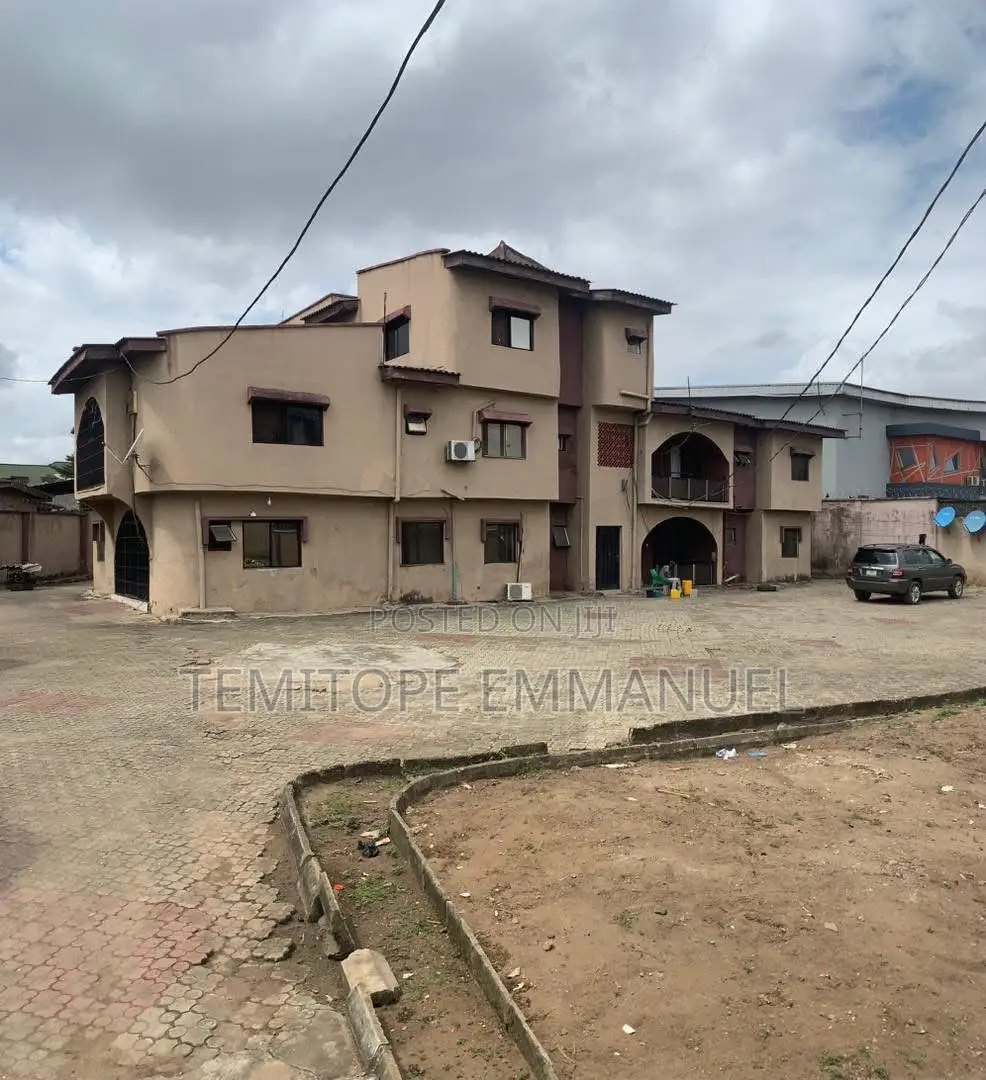 6bdrm Duplex in Egbeda for sale