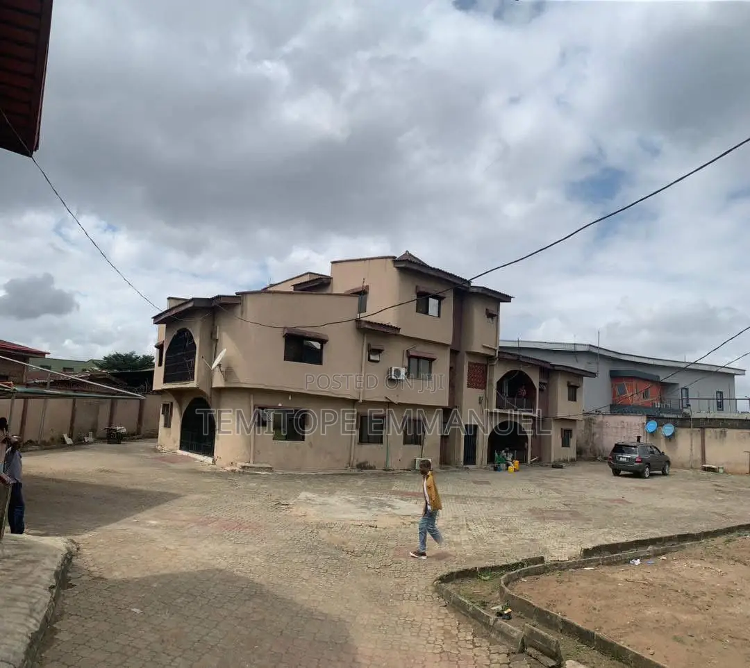 6bdrm Duplex in Egbeda for sale