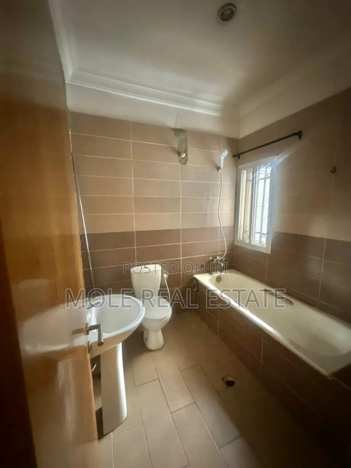 Furnished 5bdrm Duplex in Olosa, Victoria Island for sale