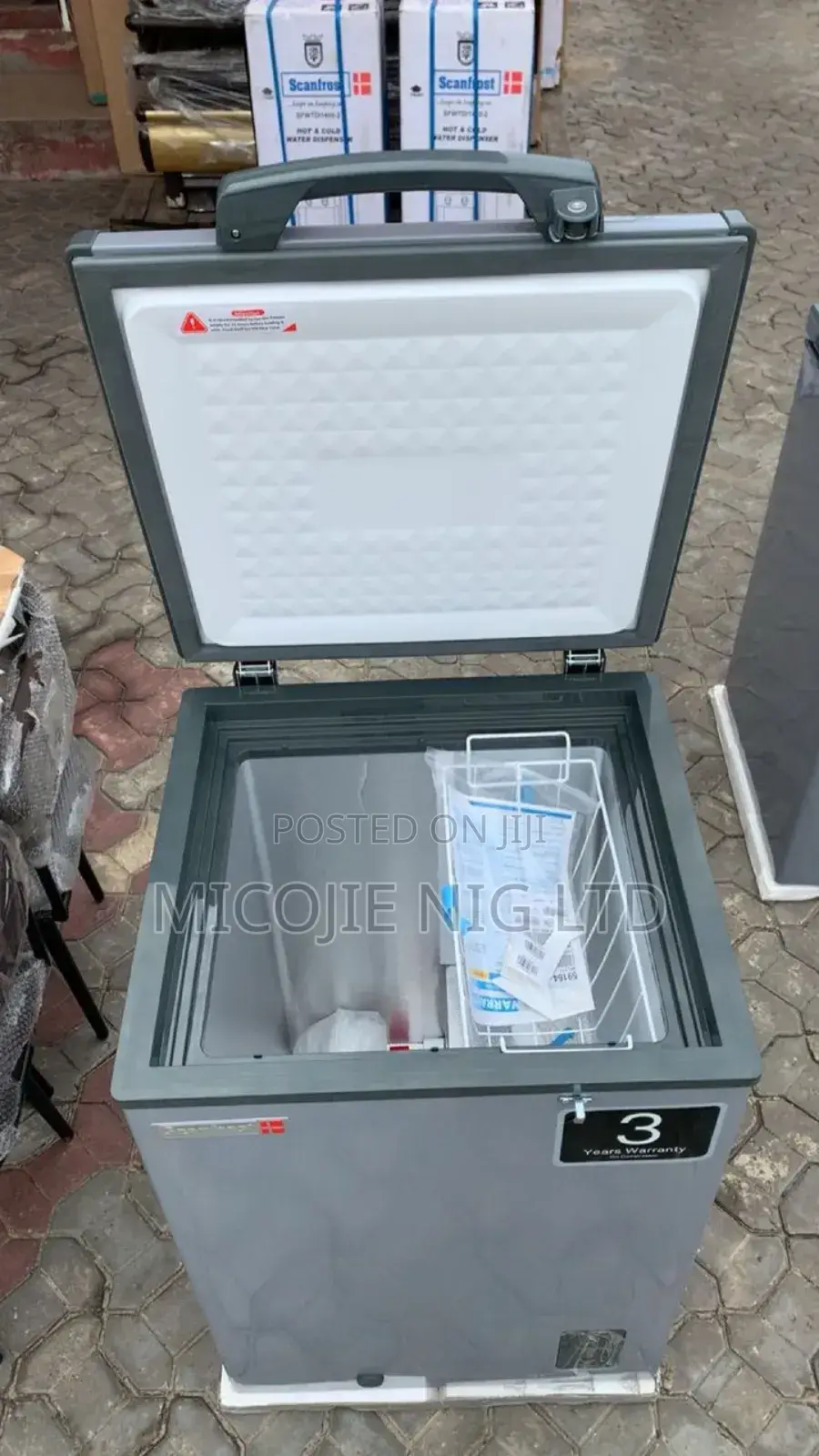 Scanfrost Chest Freezer SFL 111