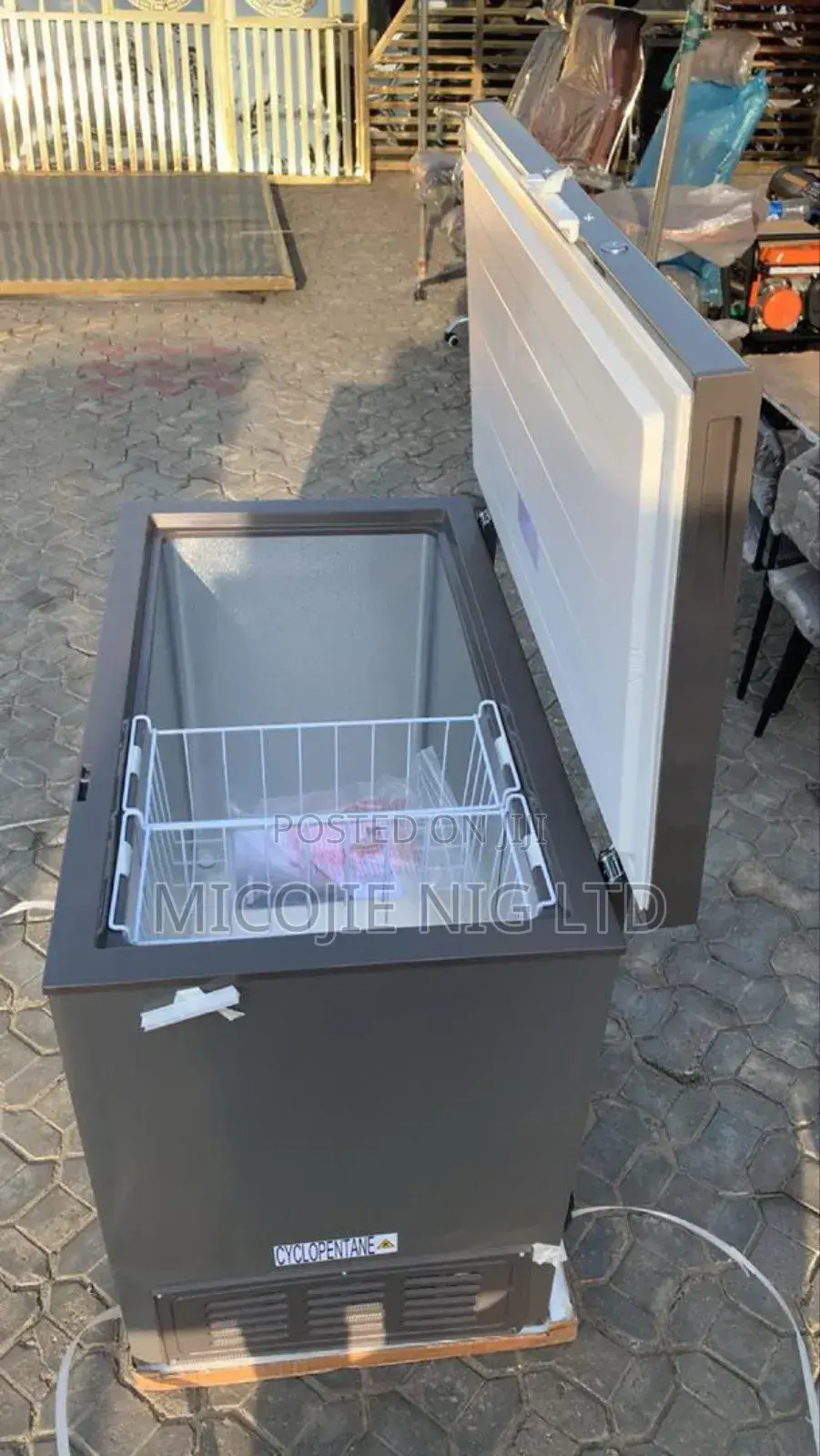 Hisense Chest Freezer 250l