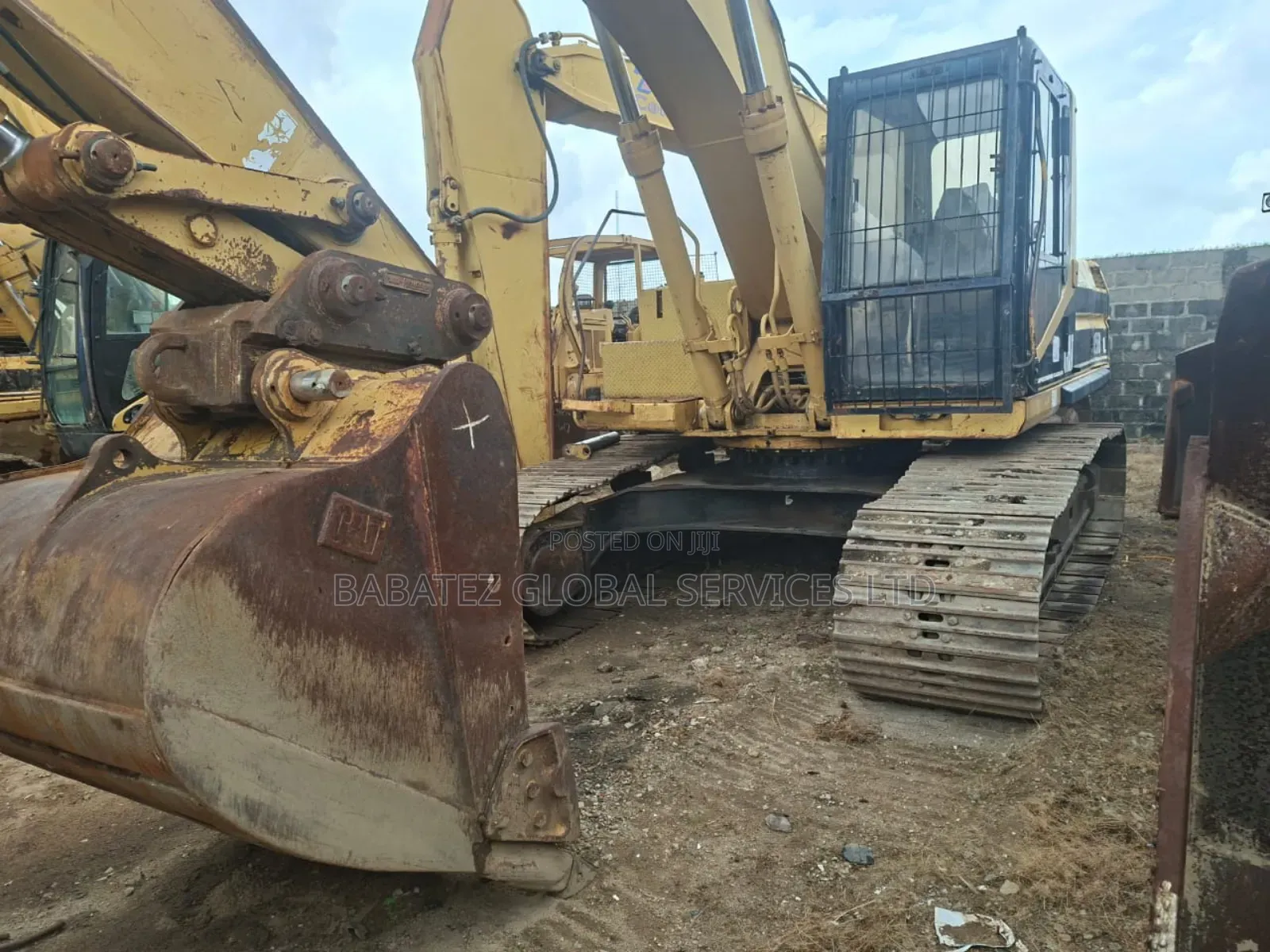 Tokunbo 330, 325, 320 Escavator for Sale