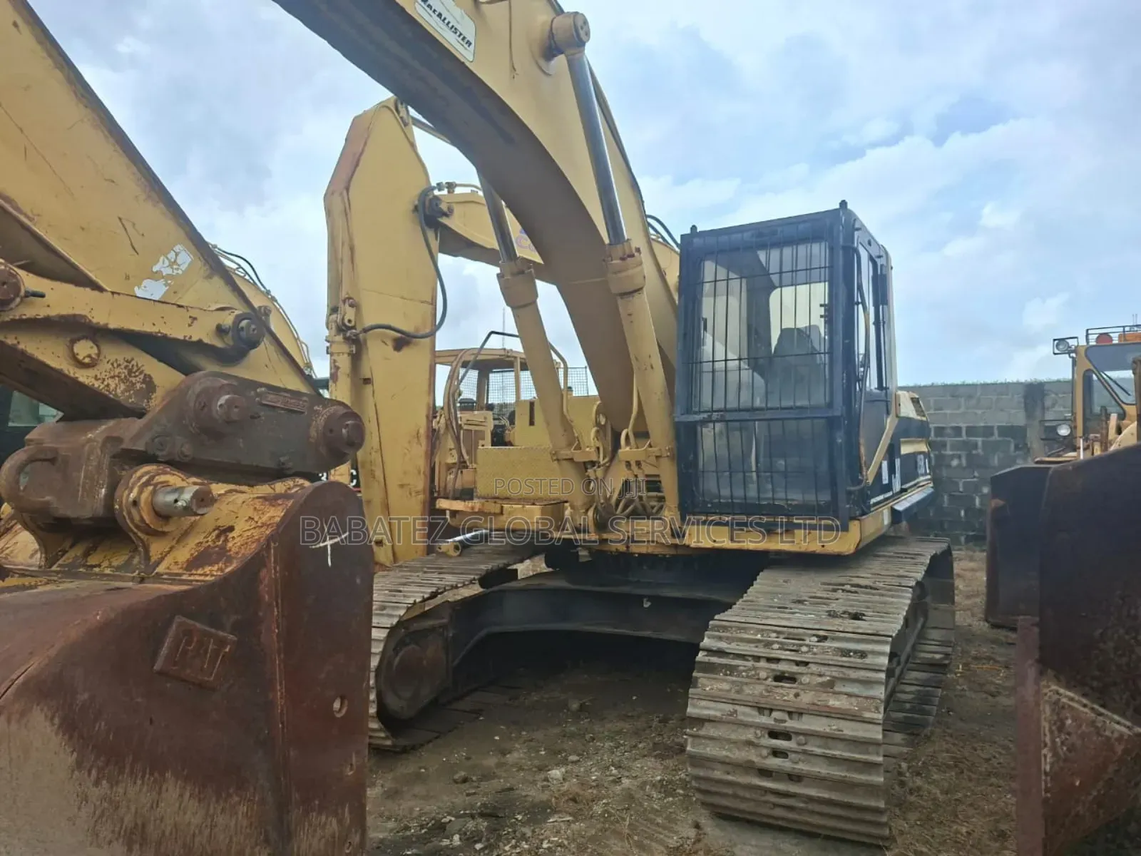 Tokunbo 330, 325, 320 Escavator for Sale