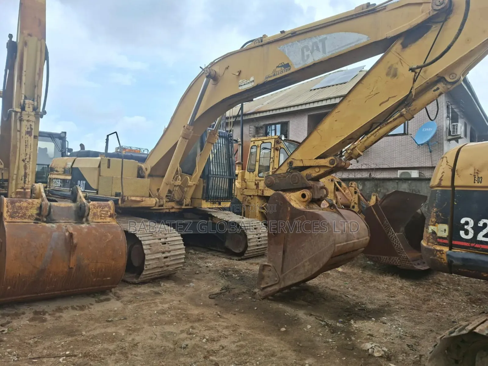 Tokunbo 330, 325, 320 Escavator for Sale
