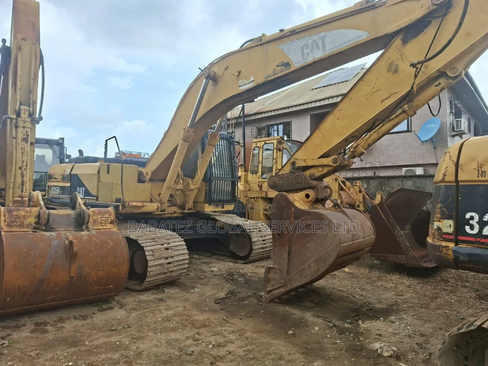 Tokunbo 330, 325, 320 Escavator for Sale