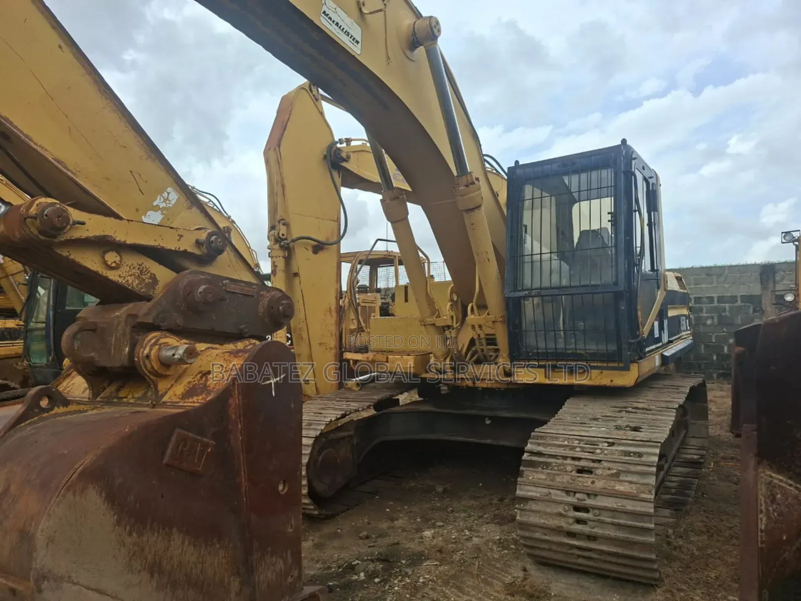 Tokunbo 330, 325, 320 Escavator for Sale