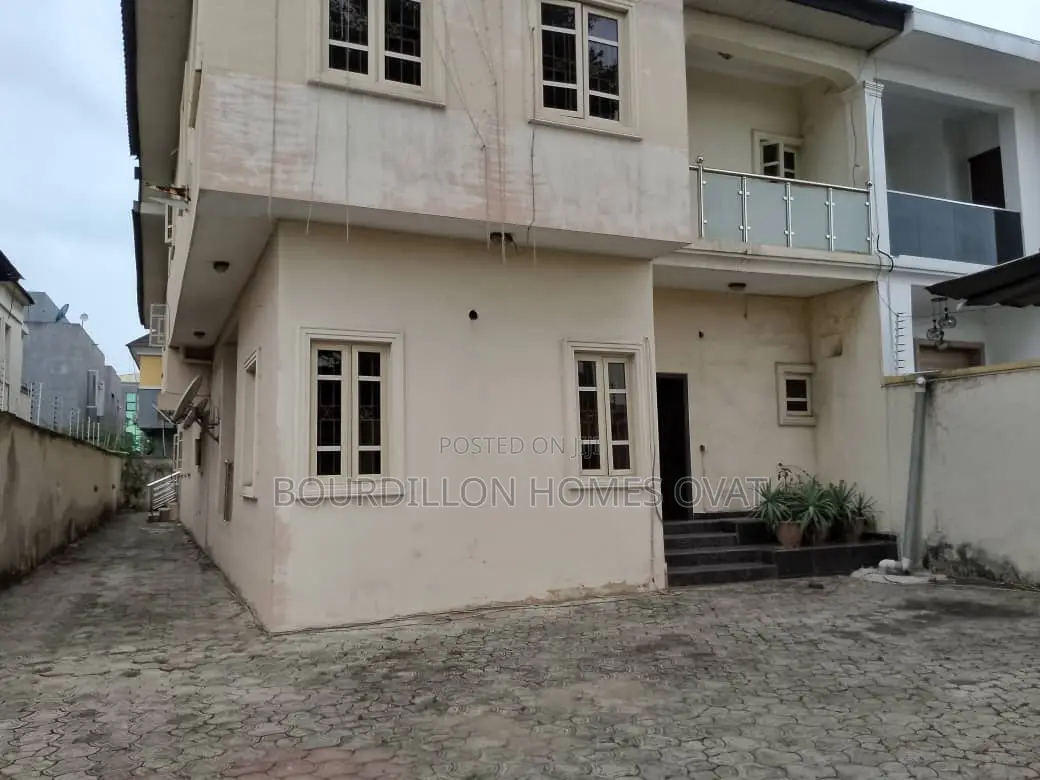 4bdrm Duplex in Lekki Phase 1 for rent