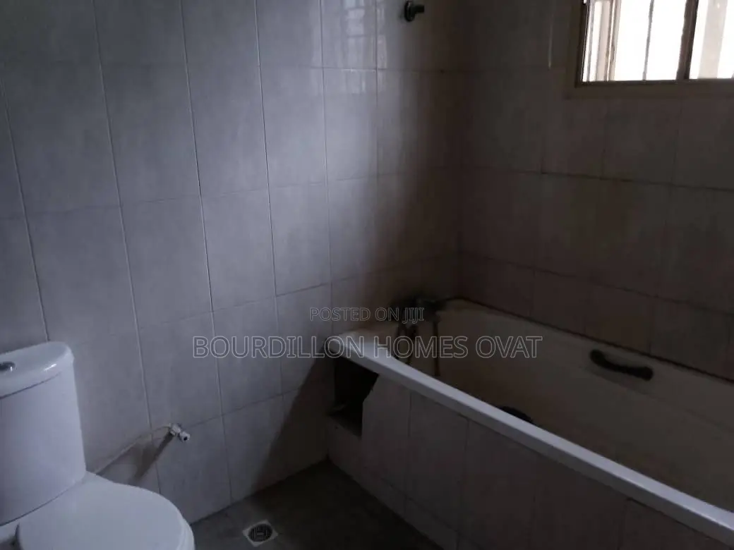 4bdrm Duplex in Lekki Phase 1 for rent