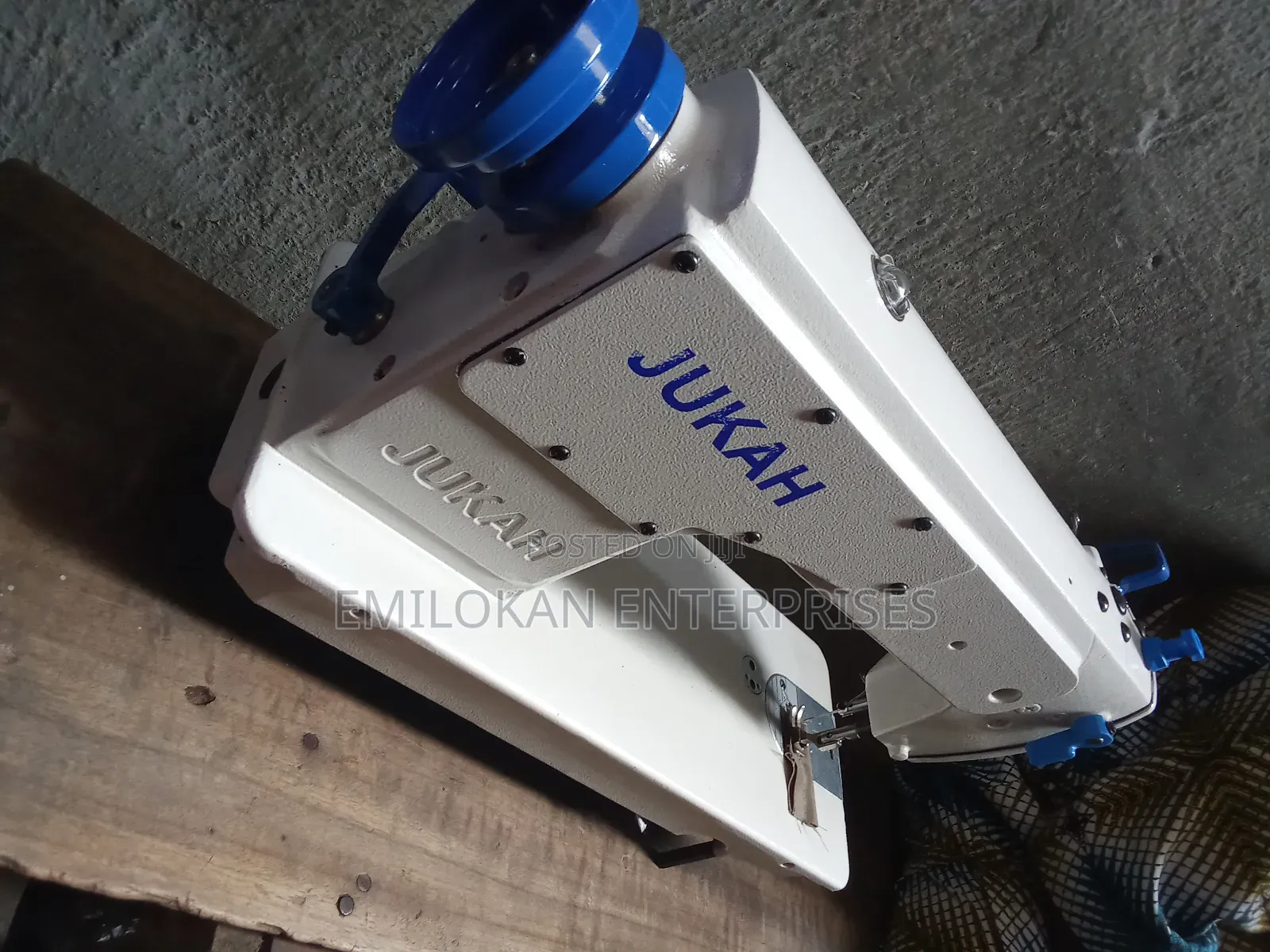 Jukah Industrial Sewing Machine Model 8700