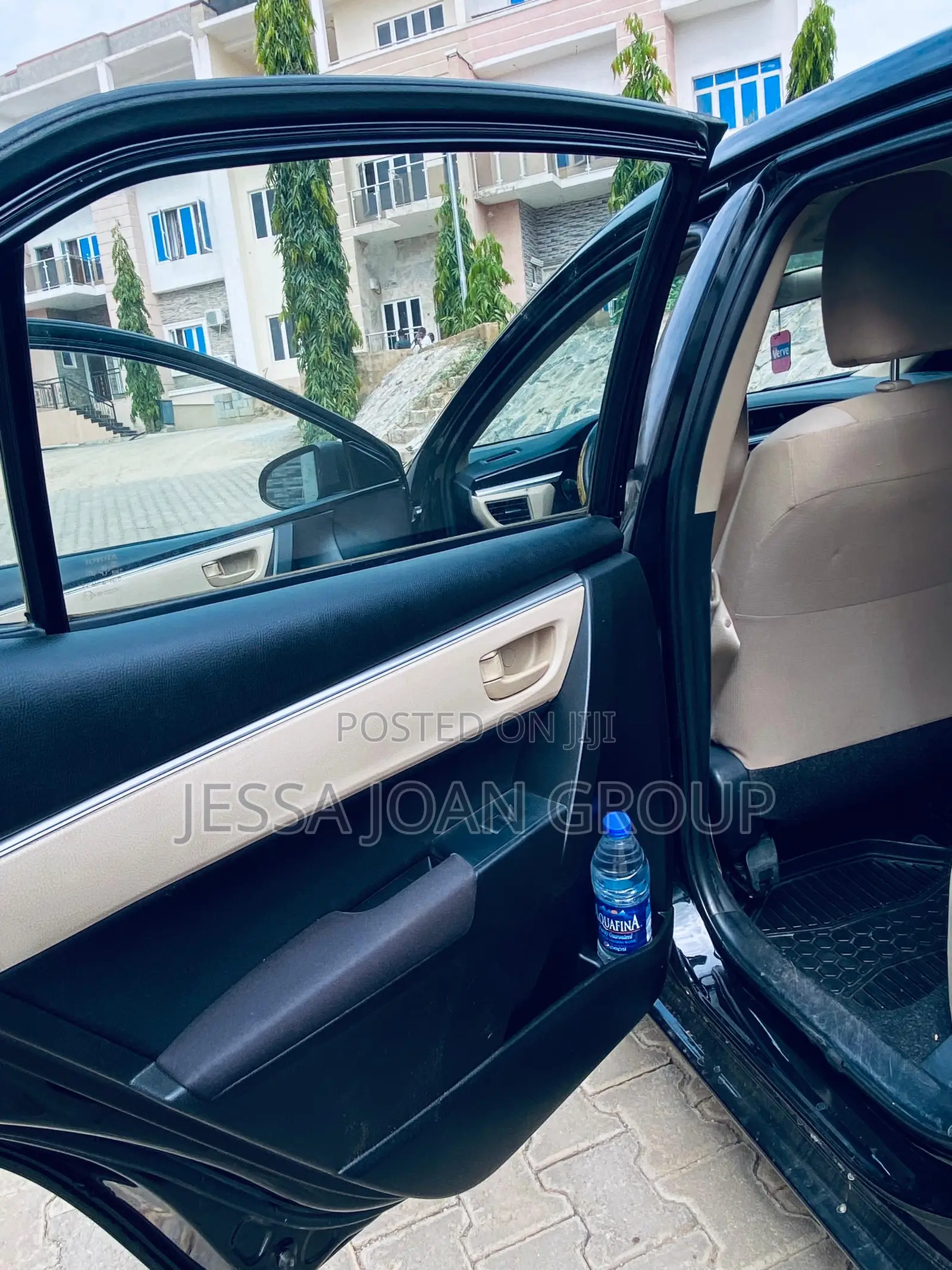 Toyota Corolla LE 4dr Sedan (1.8L 4cyl CVT) 2015 Black