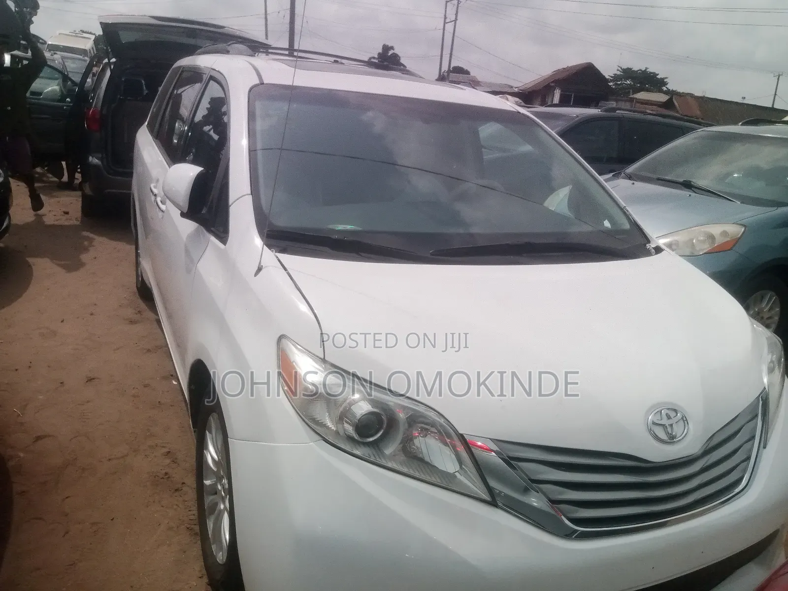 Toyota Sienna XLE 7 Passenger 2011 White