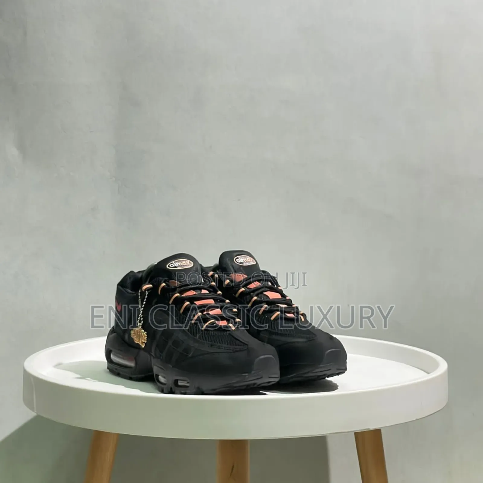 Pure Quality Luxury Men's Sneakers Nike Well Branded Package