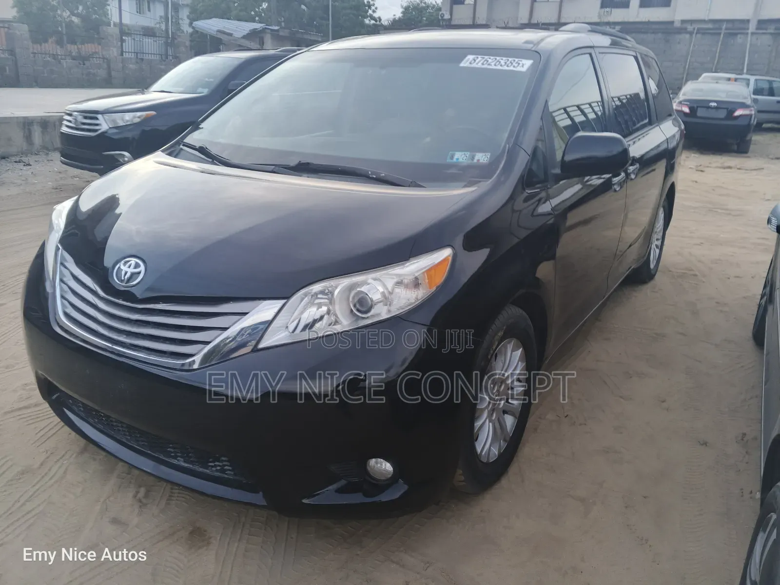 Toyota Sienna XLE 7-Passenger 4dr Minivan AWD (3.5L 6cyl 6A) 2015 Black