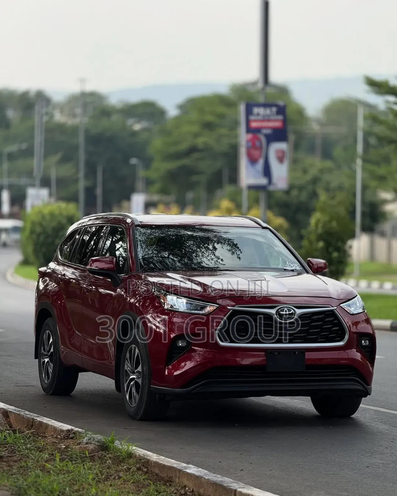 Toyota Highlander 2022 Burgundy