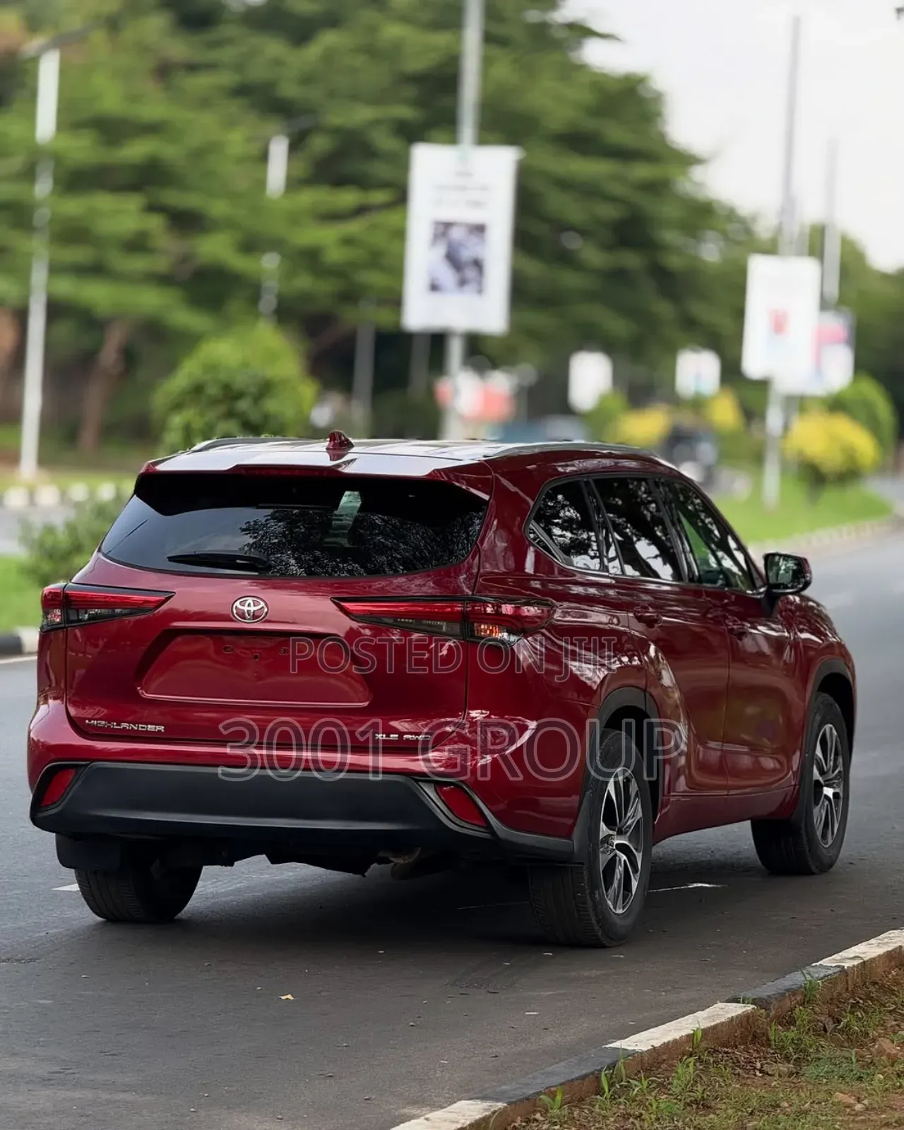 Toyota Highlander 2022 Burgundy