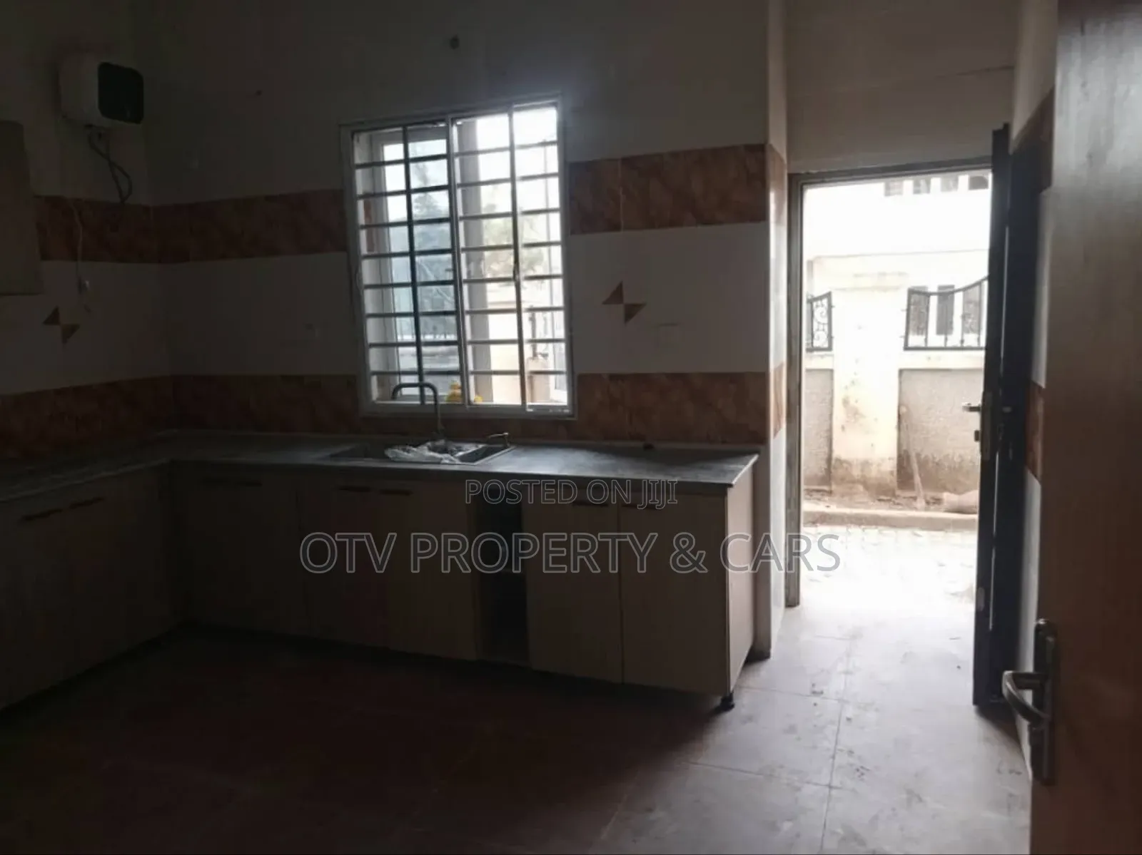 Furnished 5bdrm Townhouse / Terrace in Guzape District for rent