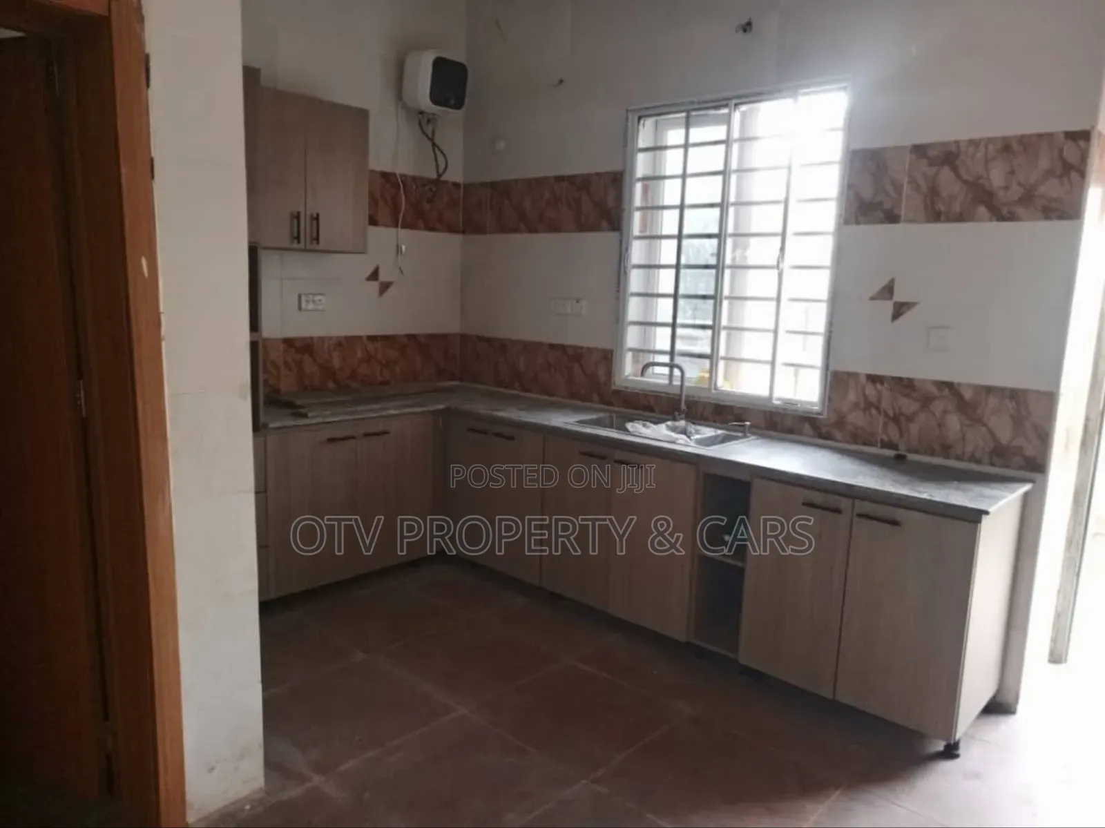 Furnished 5bdrm Townhouse / Terrace in Guzape District for rent