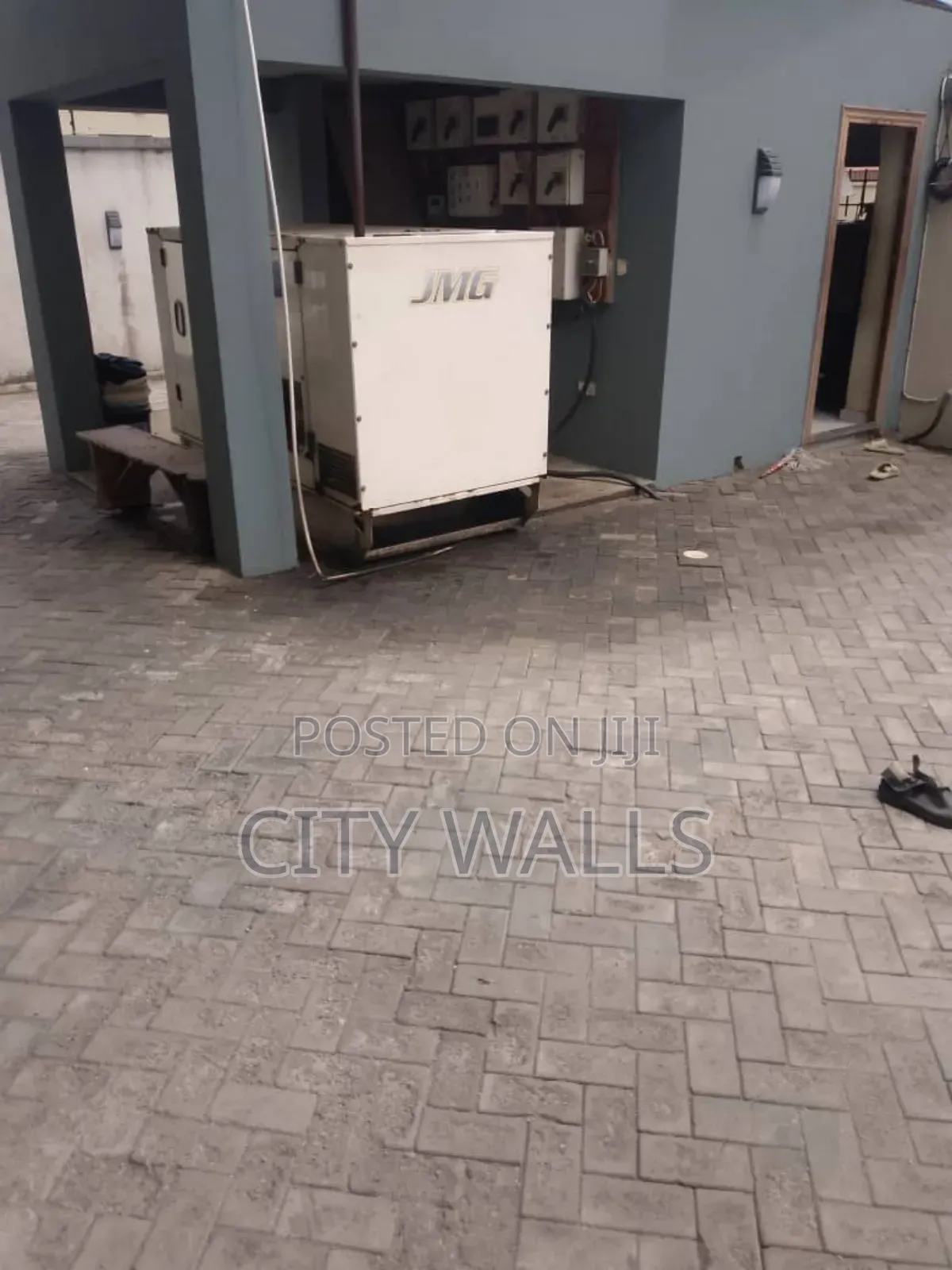 2bdrm Block of Flats in Lekki Phase 1 for rent