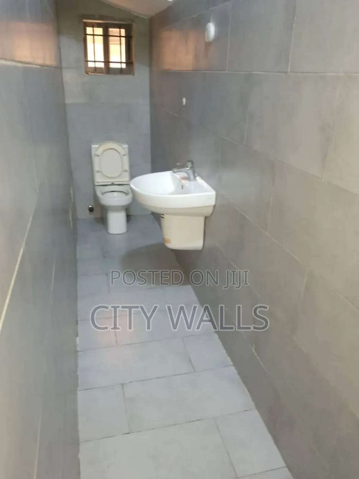2bdrm Block of Flats in Lekki Phase 1 for rent