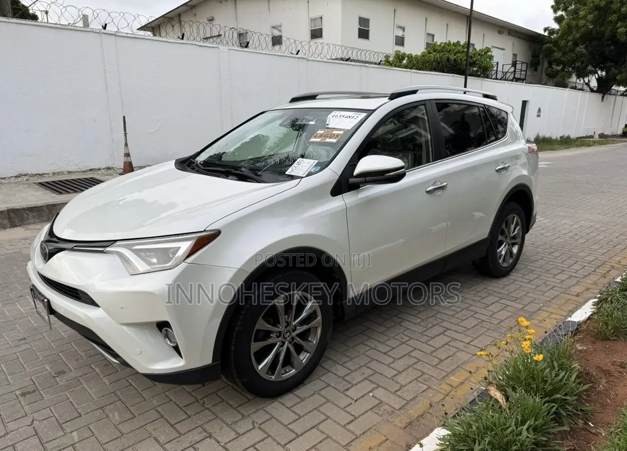 Toyota RAV4 Limited AWD (2.5L 4cyl 6A) 2017 White