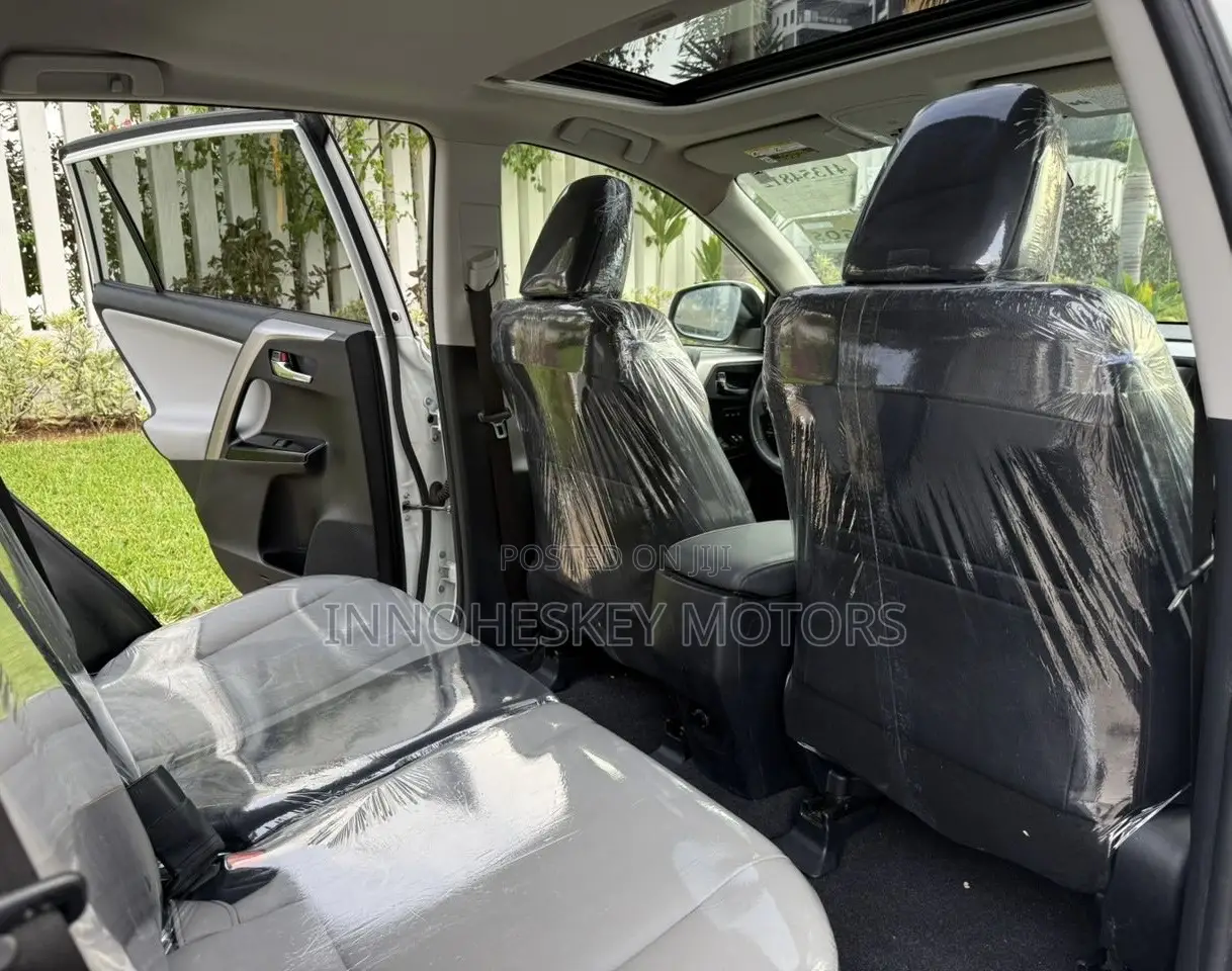 Toyota RAV4 Limited AWD (2.5L 4cyl 6A) 2017 White