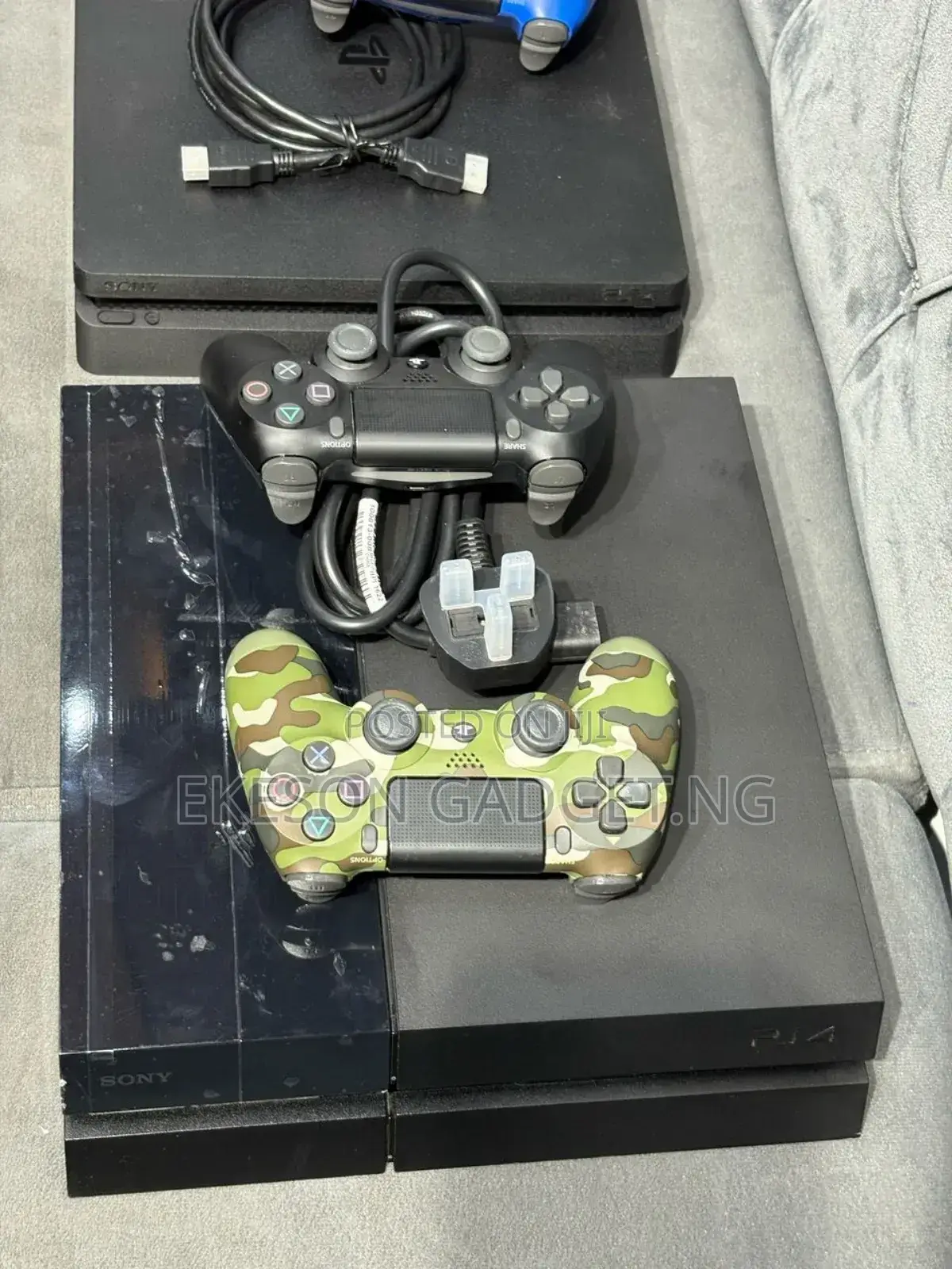 Ps4 Fat With 12games and 2pads