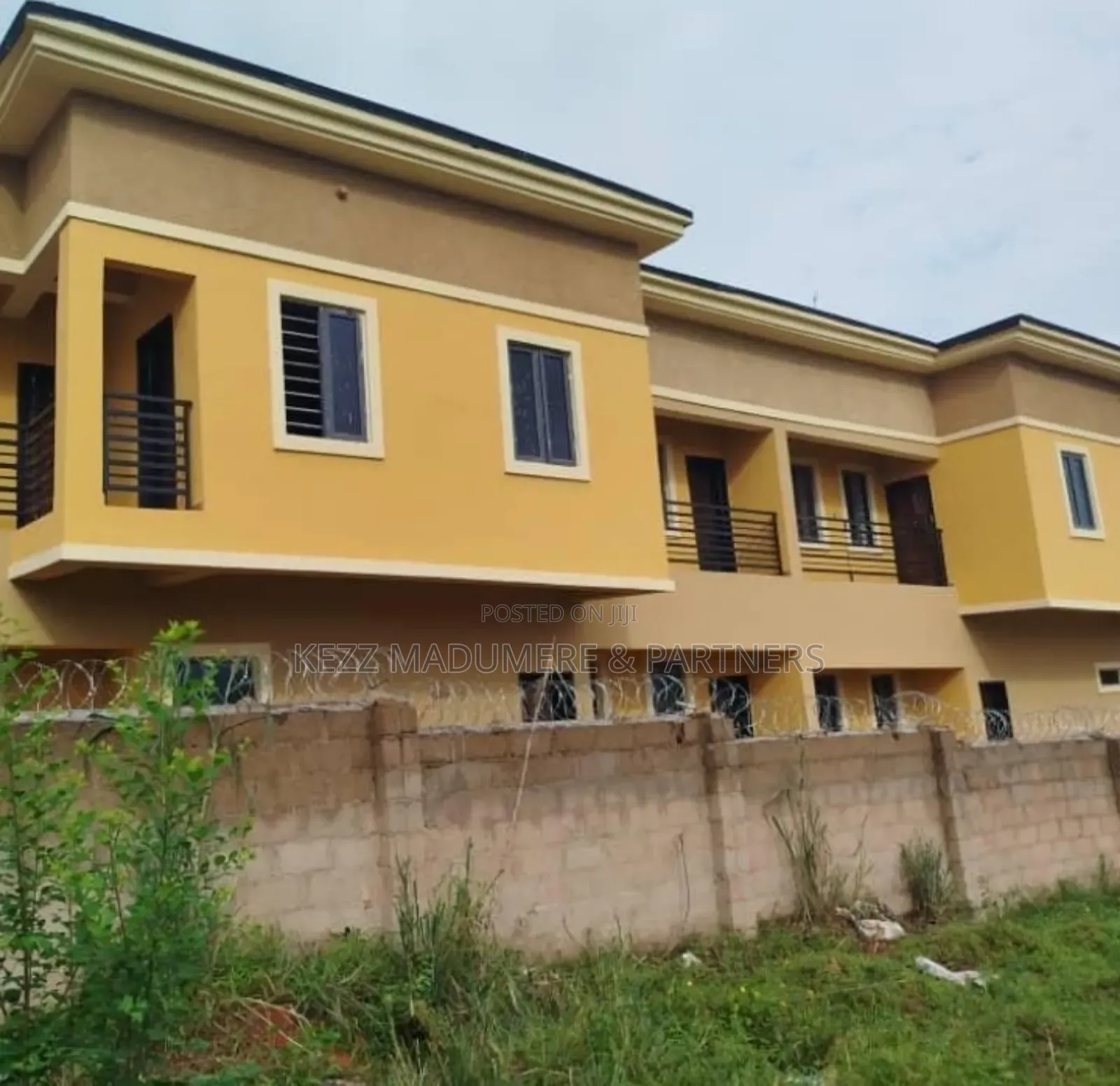 8bdrm Block of Flats in Airport Rd Ext , for sale