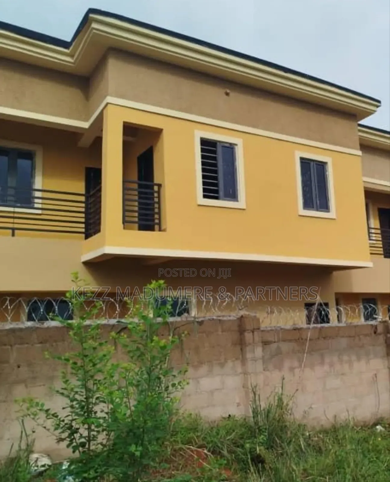 8bdrm Block of Flats in Airport Rd Ext , for sale