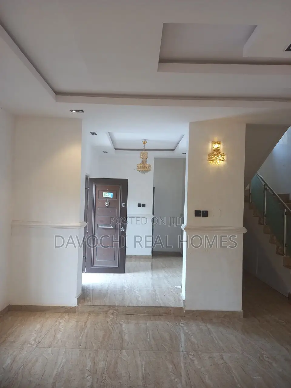 Furnished 6bdrm Duplex in Chevron for sale