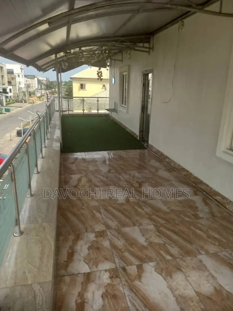 Furnished 6bdrm Duplex in Chevron for sale