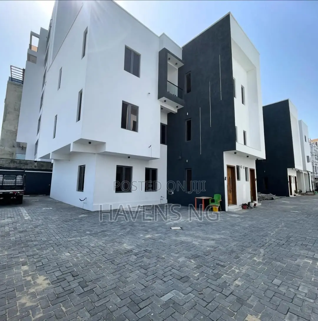 4bdrm Duplex in Lekki Phase 1 for sale