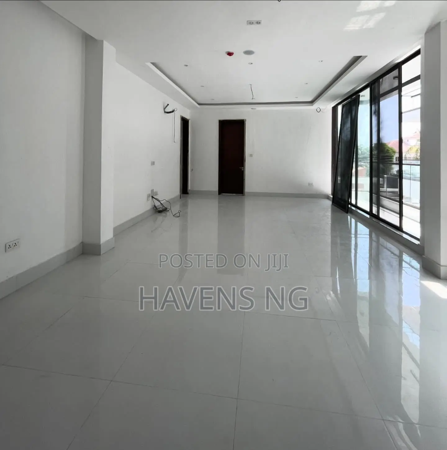 3bdrm Apartment In Lekki Phase 1 For Sale