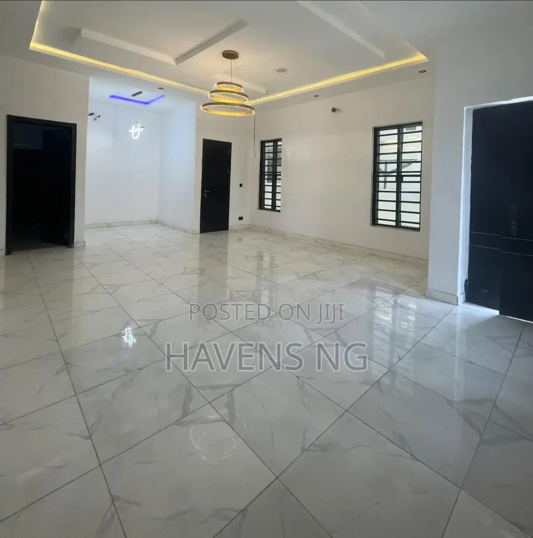 5bdrm Duplex in Lekki Phase 1 for sale