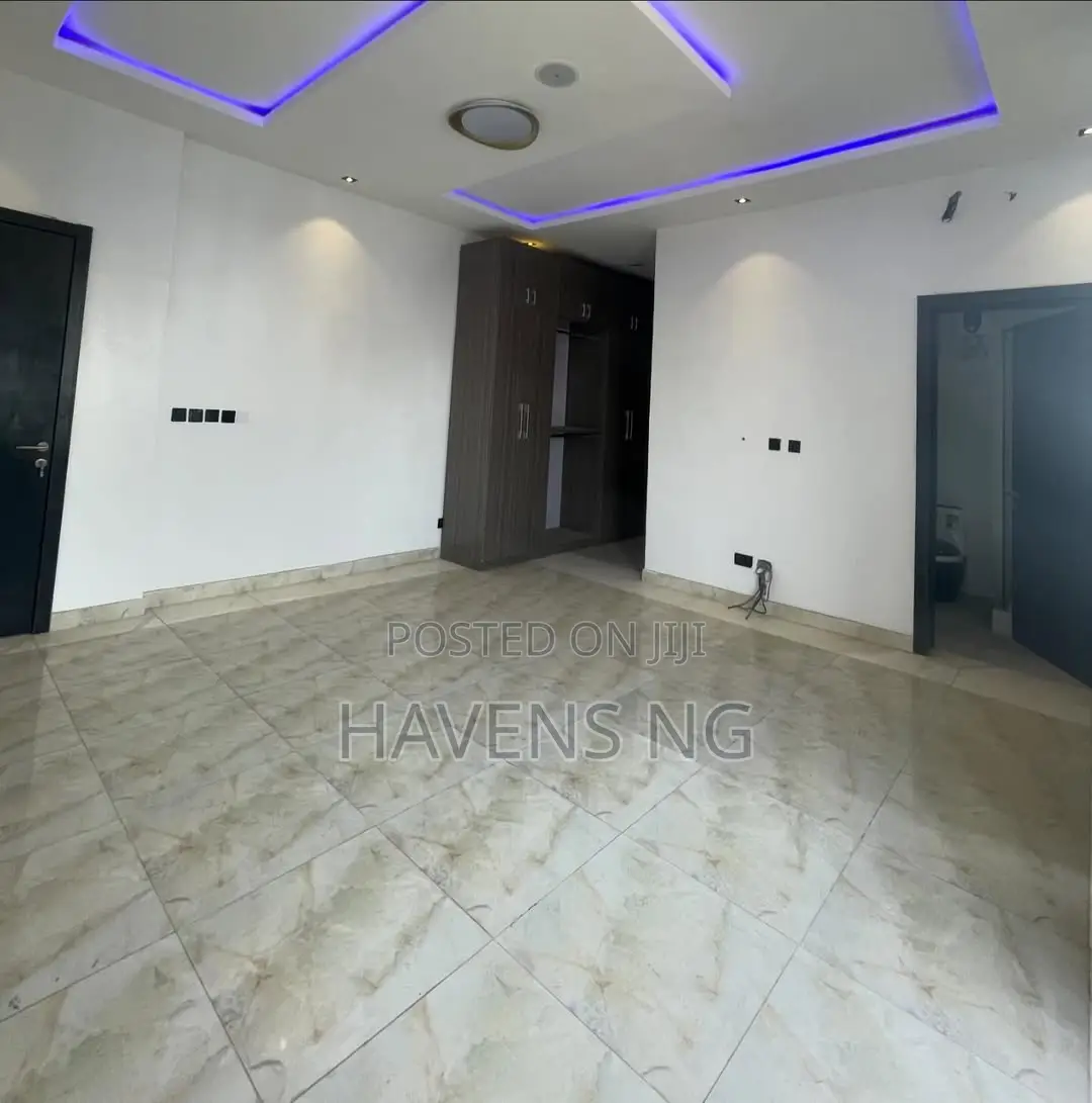 5bdrm Duplex in Lekki Phase 1 for sale