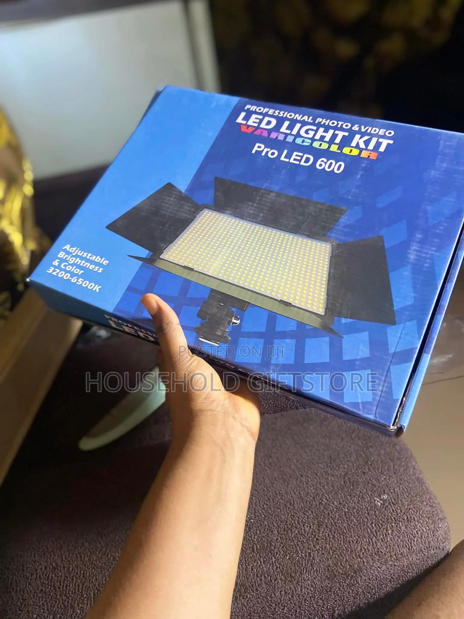 Rechargeable Led 600 Pro Light With Tripod Stand