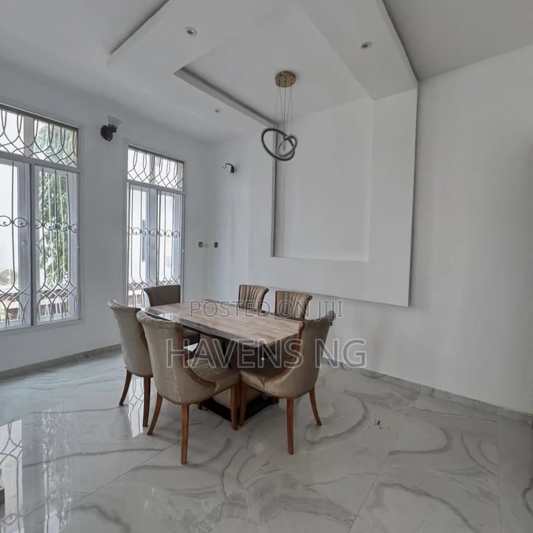 5bdrm Duplex in Lekki Phase 1 for sale