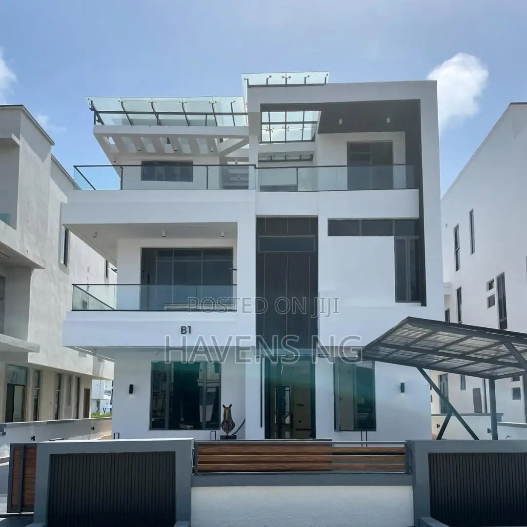 5bdrm Duplex in Lekki Phase 1 for sale