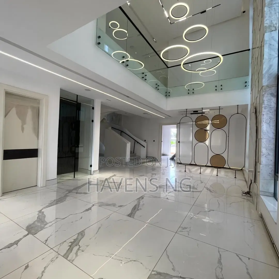 5bdrm Duplex in Lekki Phase 1 for sale