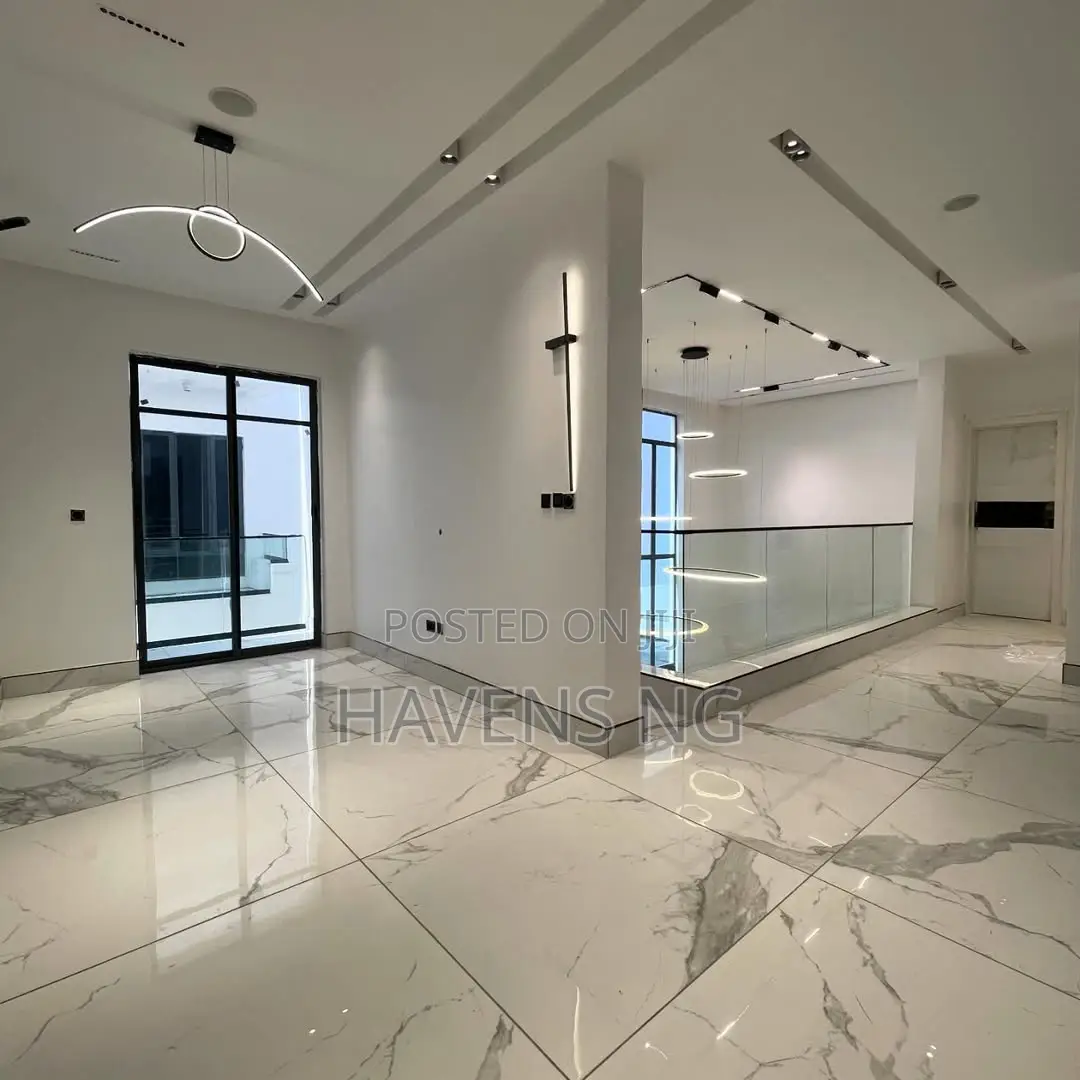 5bdrm Duplex in Lekki Phase 1 for sale