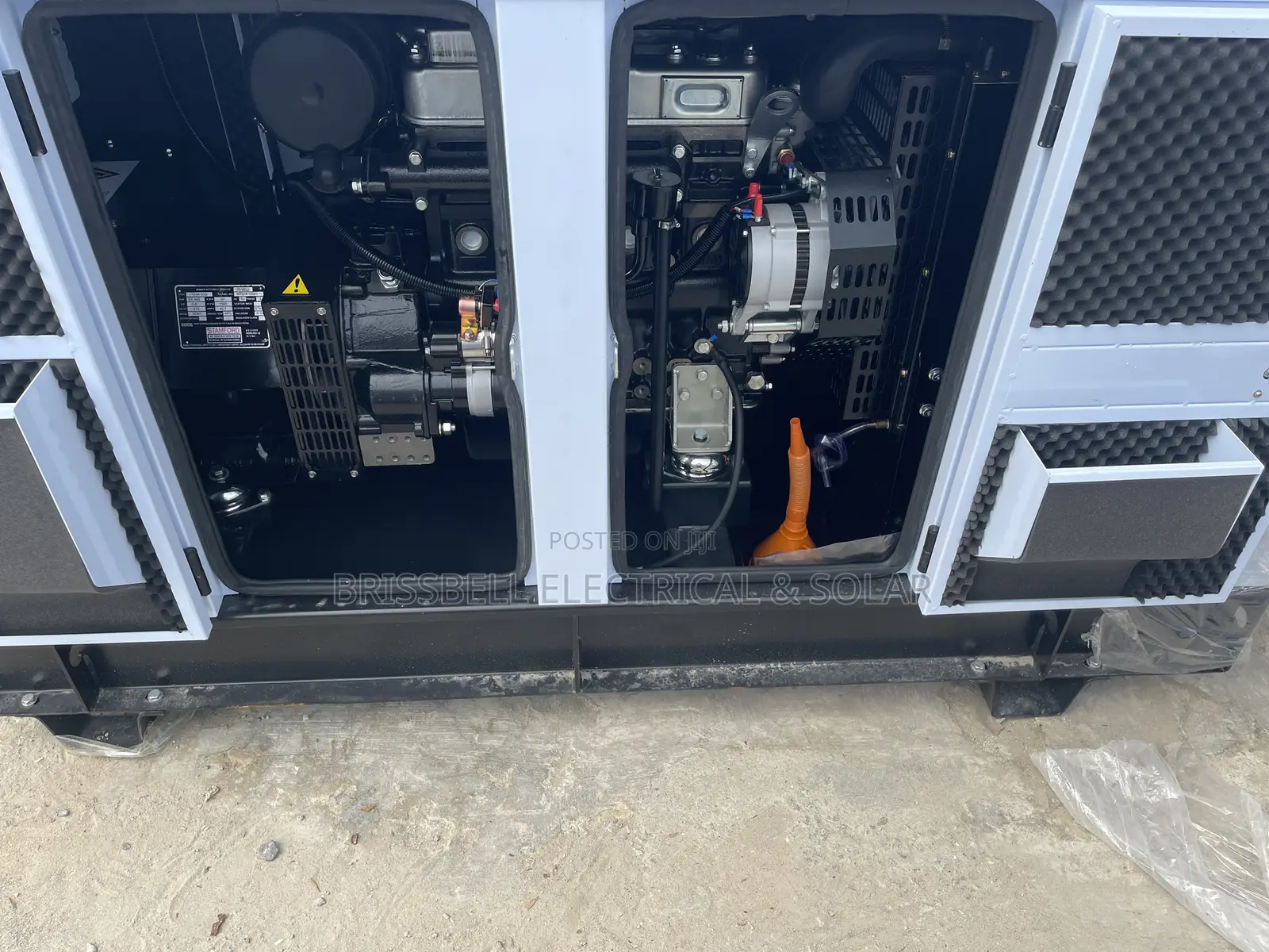 Original England Perkins Soundproof Diesel Generator 30kva