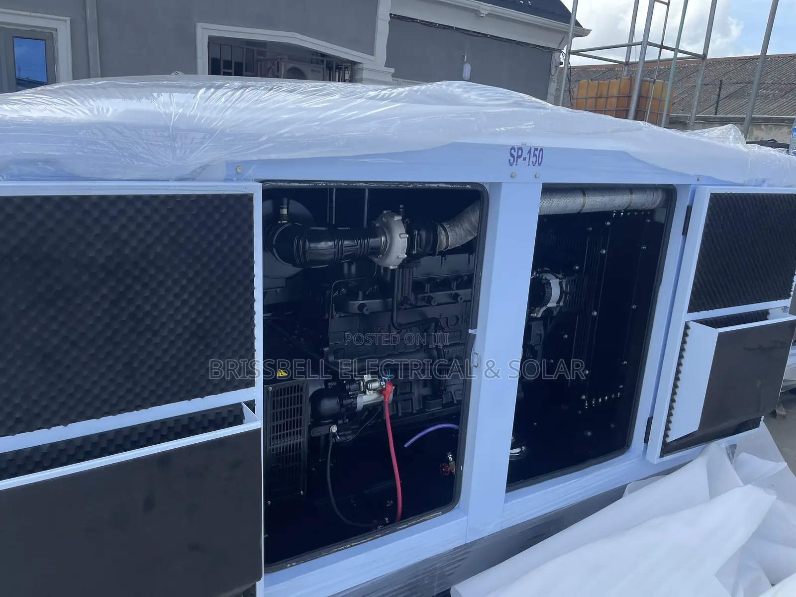 Original England Perkins Soundproof Diesel Generator 150kva
