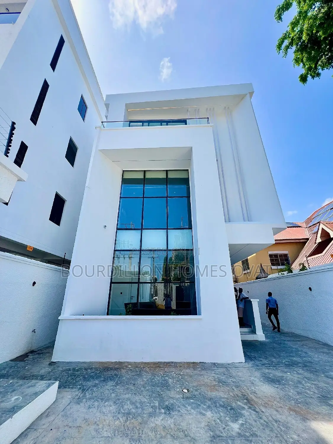 Furnished 4bdrm Duplex in Lekki Phase 1 for sale