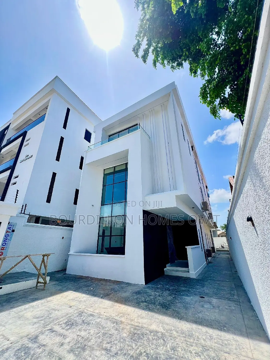 Furnished 4bdrm Duplex in Lekki Phase 1 for sale