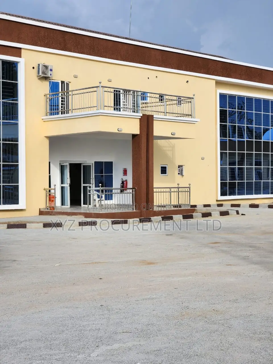 6,000 SQM Warehouse Complex With Offices and a Showroom