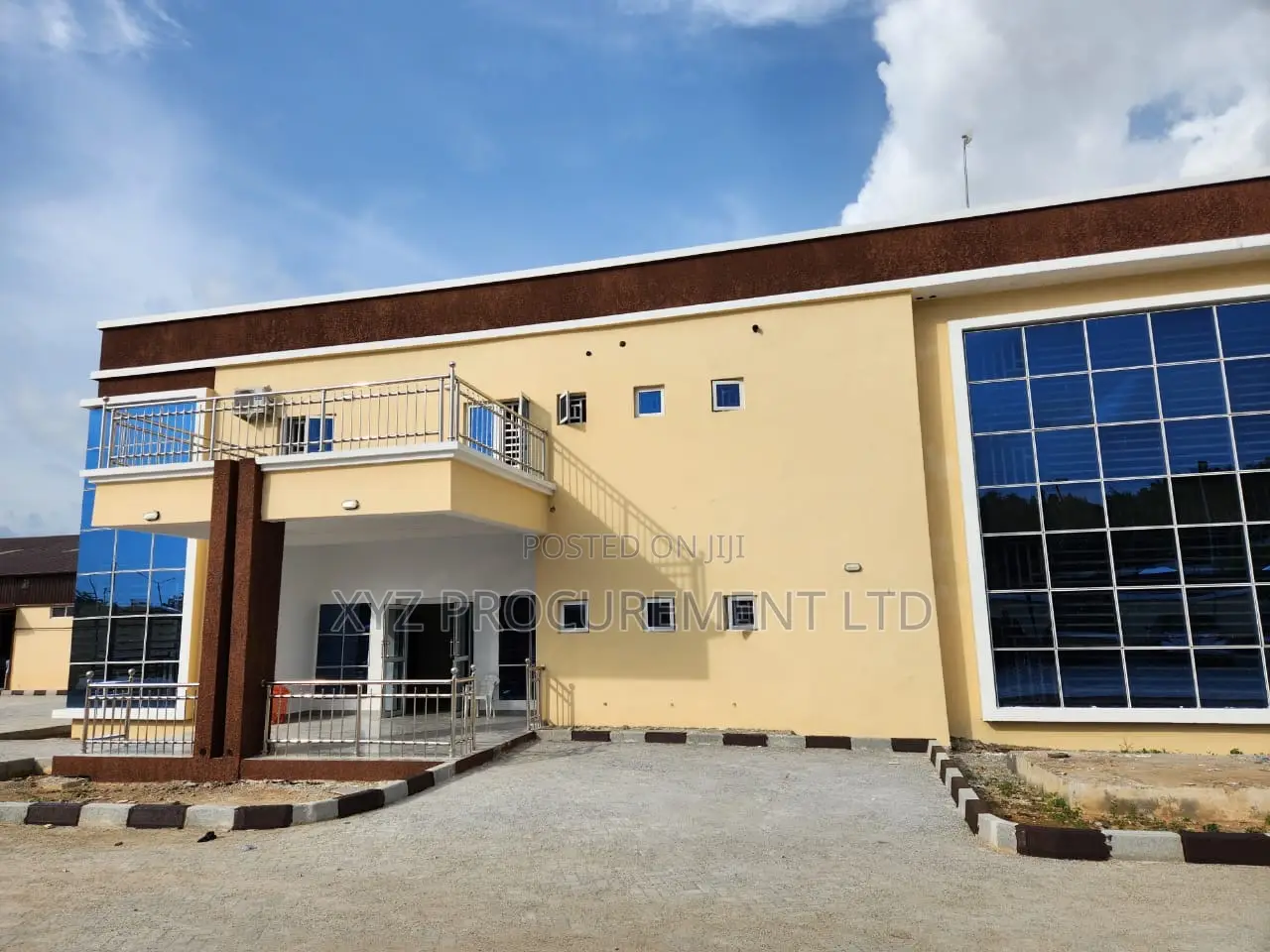 6,000 SQM Warehouse Complex With Offices and a Showroom