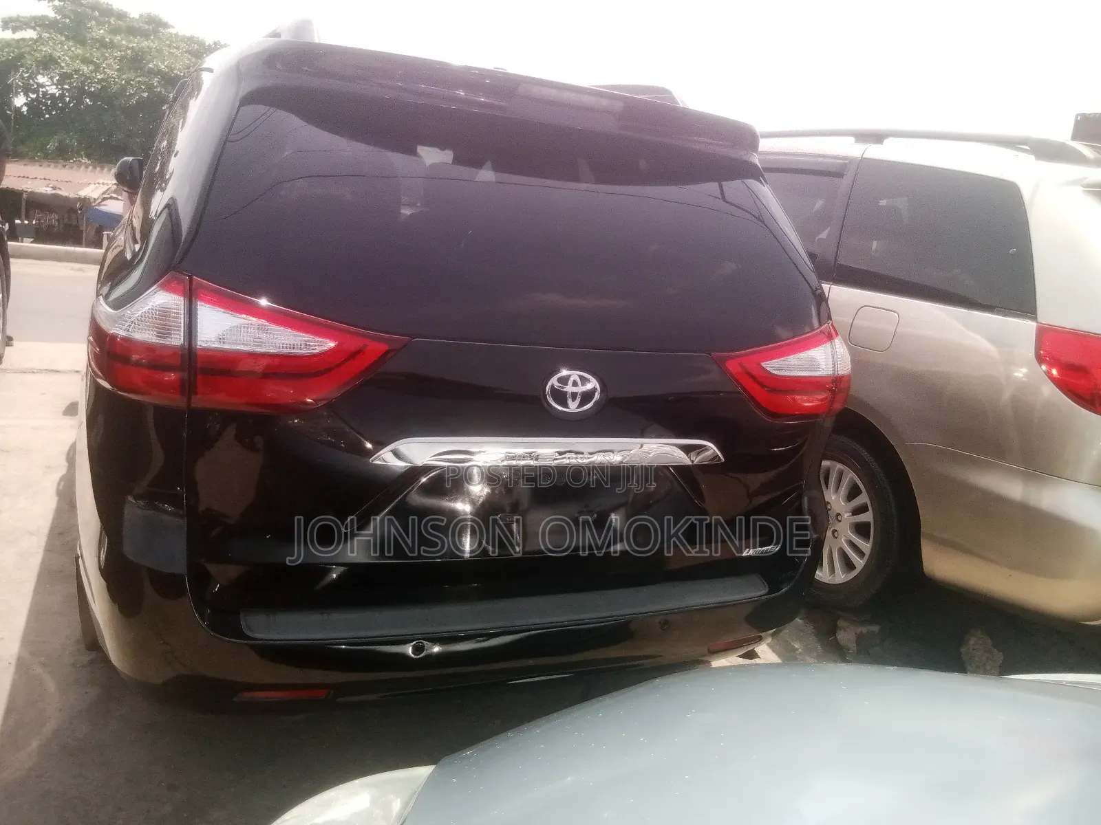 Toyota Sienna XLE 7 Passenger (3.5L 6cyl 6A) 2016 Black