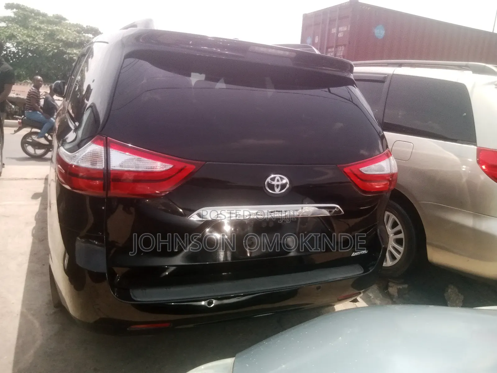 Toyota Sienna XLE 7 Passenger (3.5L 6cyl 6A) 2016 Black