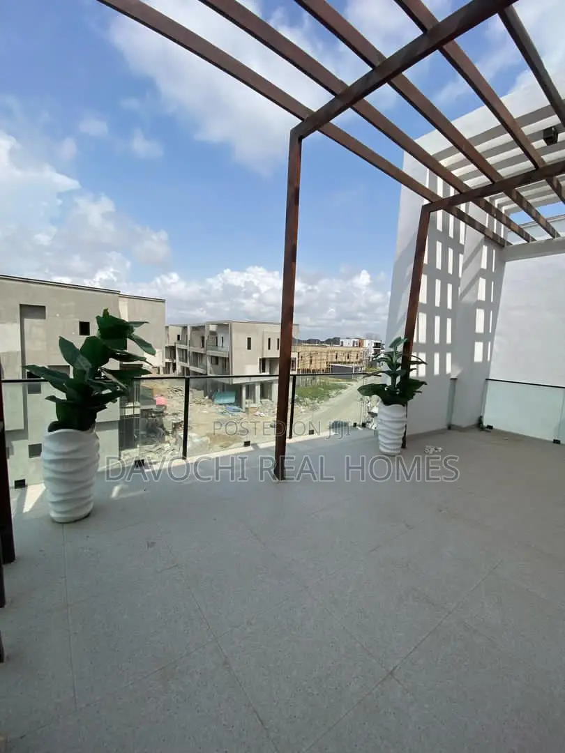 5bdrm Duplex in Orchid Road, Lekki Phase 2 for rent